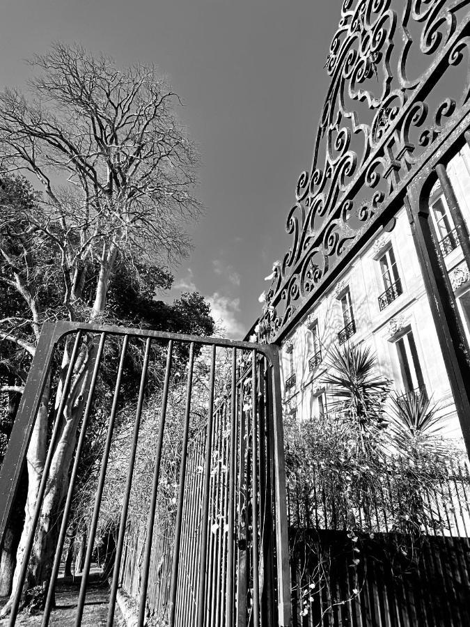 Romance Au Coeur De Bordeaux / Jardin Public Bagian luar foto